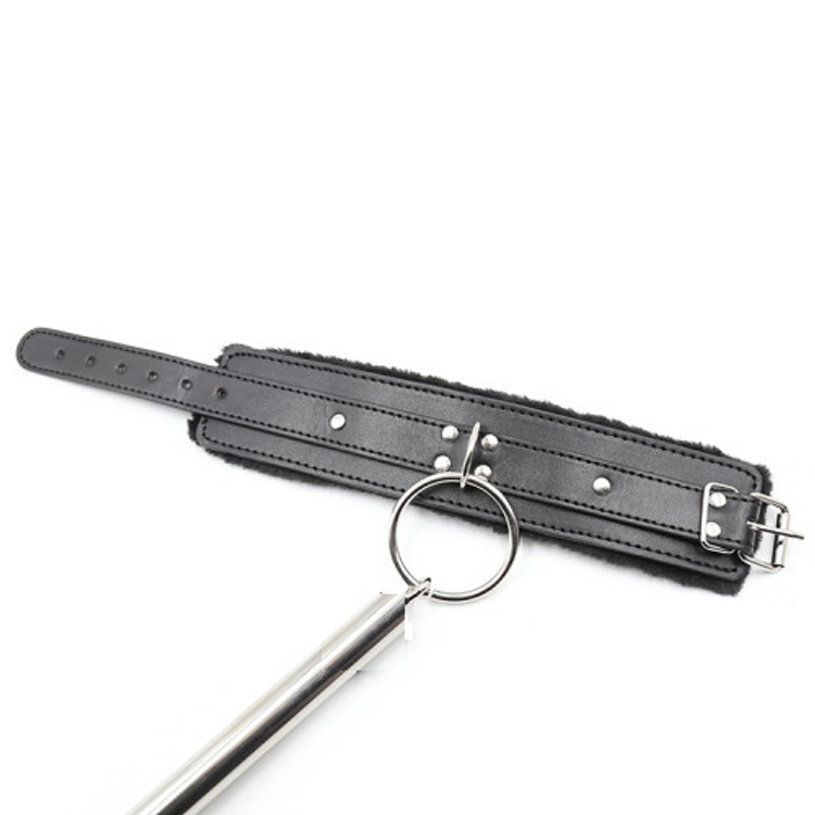 מוט מתכת סטטי לקשירת ידיים או רגליים עם אזיקי עור מרופדים