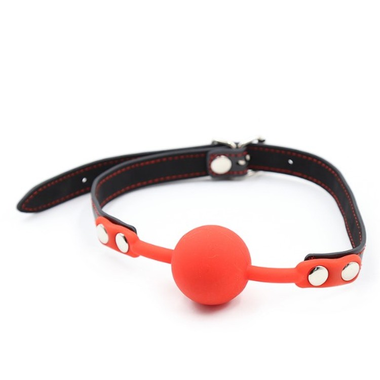 גאג סיליקון אדום עם רצועת לבבות