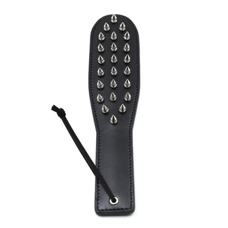 ספאנקר מעור טבעוני עם ניטים