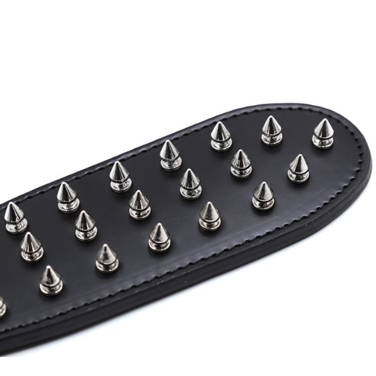 ספאנקר מעור טבעוני עם ניטים