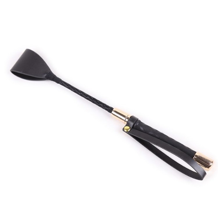 שוט רכיבה קומפקטי בעיצוב אלגנטי