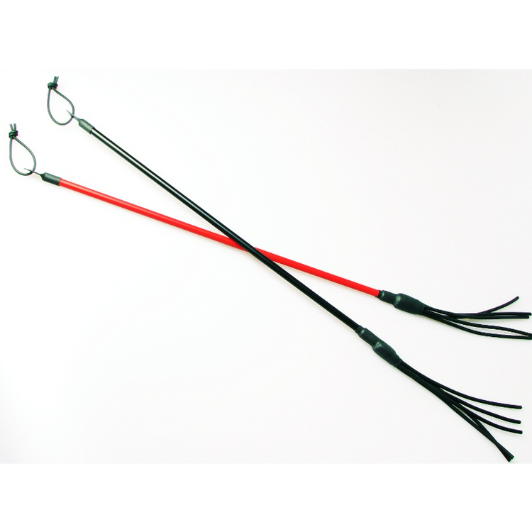 שוט רכיבה דק עם זנבות מפולצים  בצבע שחור