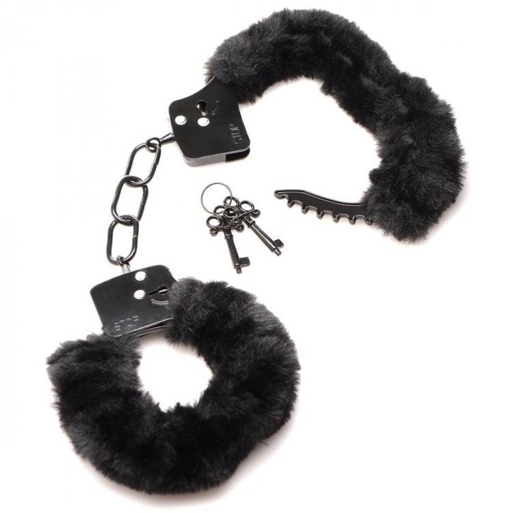 Cuffed in Fur אזיקיי פרווה שחורים