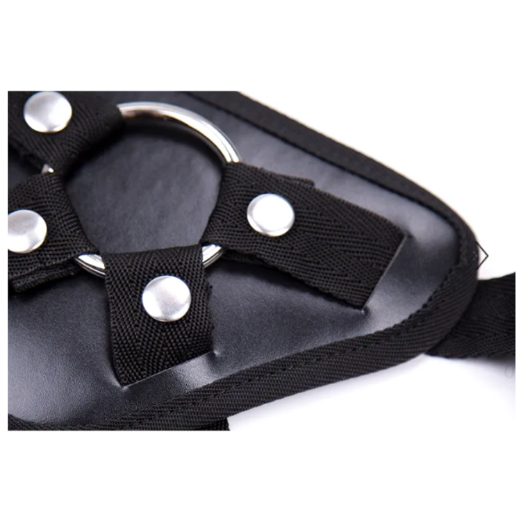 רתמת סטראפאון עם טבעת מתכת מבית NAUGHTY TOYS