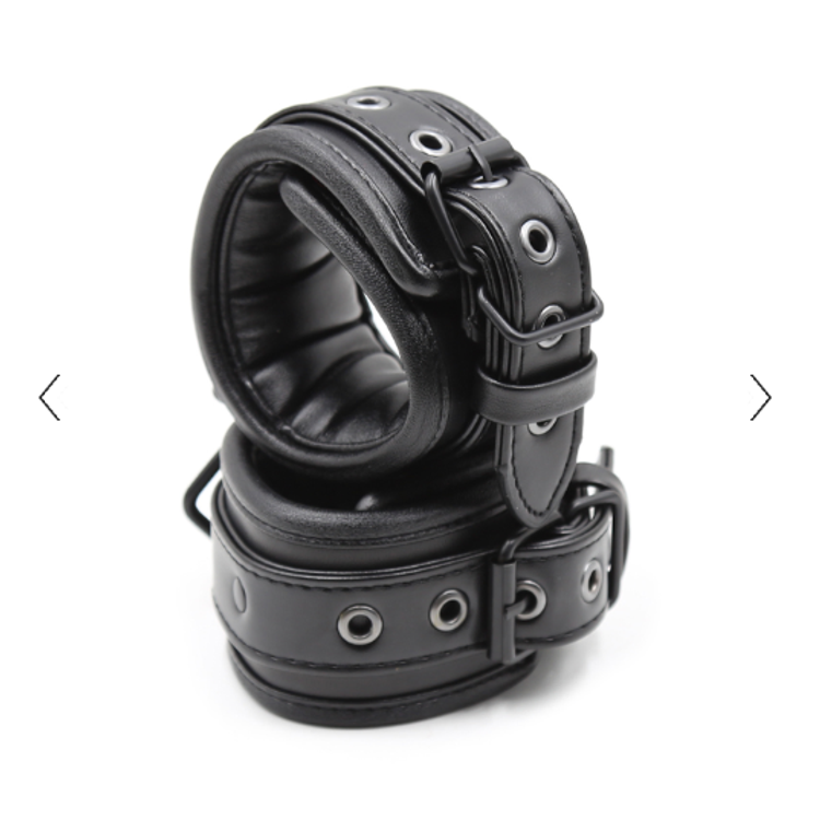 אזיקים שחורים מרופדים לידיים Naughty Toys