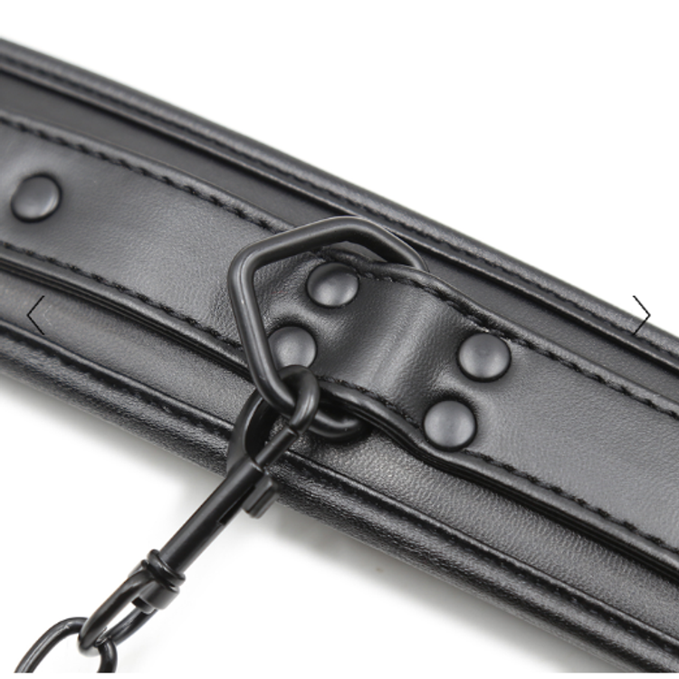 אזיקים שחורים מרופדים לידיים Naughty Toys