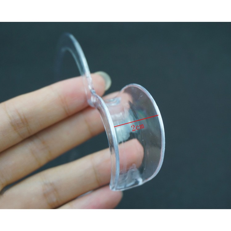 תומך החיוכים - מתקן פלסטיק לפעירת הפה