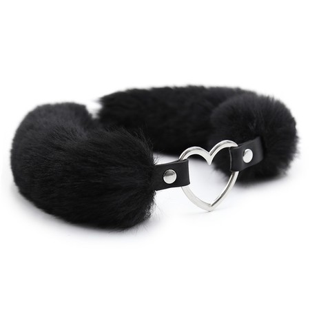 Furry collar with heart loop