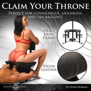 Pleasure Throne כיסא הנאה פרימיום עם מושב פתוח ומשענת גב Master Series