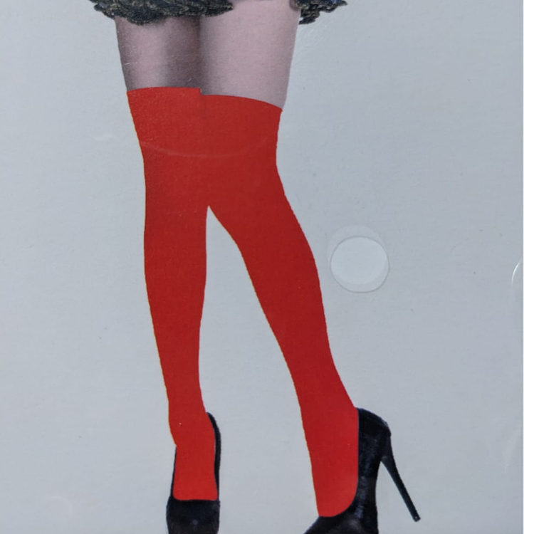 גרביים גבוהות מעל הברך אדומות