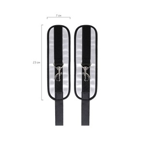Anonymo Door Cuffs 0702 אזיקים כסופים לתליה מהדלת
