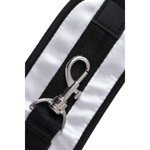 Anonymo Door Cuffs 0702 אזיקים כסופים לתליה מהדלת