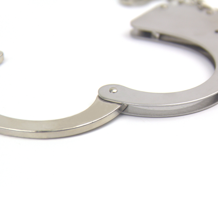 אזיקי מתכת עם כיסוי פרווה סגולה Roomfun