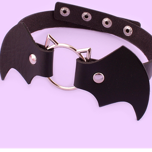 Faux leather collar with batwing bow tie - black