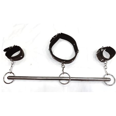 מוט עם אזיקים לידיים וקולר