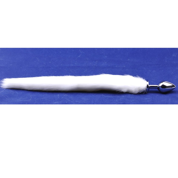 פלאג ממתכת עם זנב פרוותי לבן