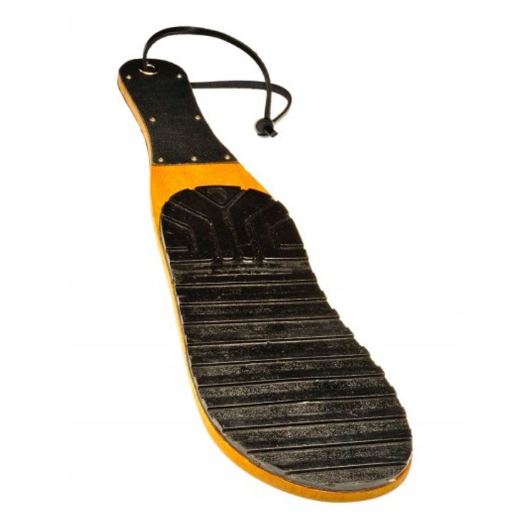 מחבט עץ / סוליית נעל