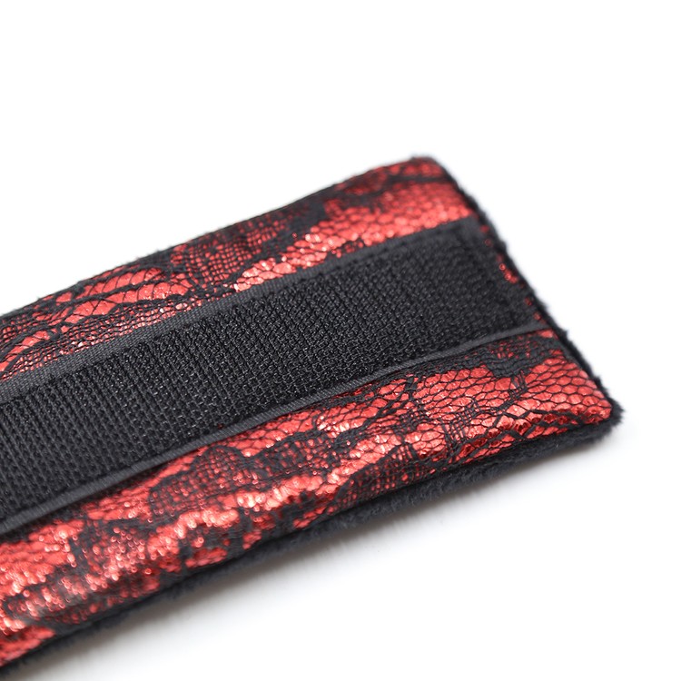 אזיקים תחרה אדום