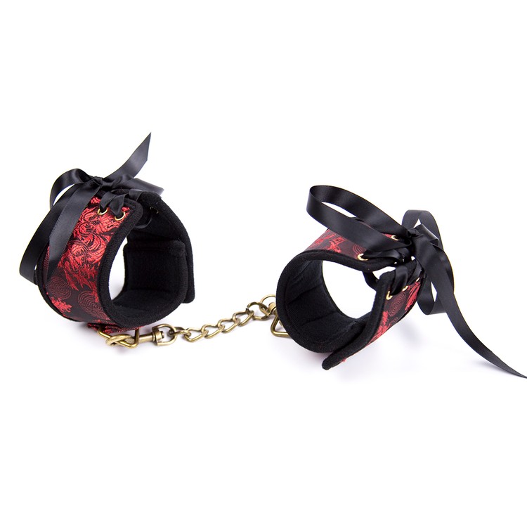 אזיקי רגליים מחוך ותחרה אדום