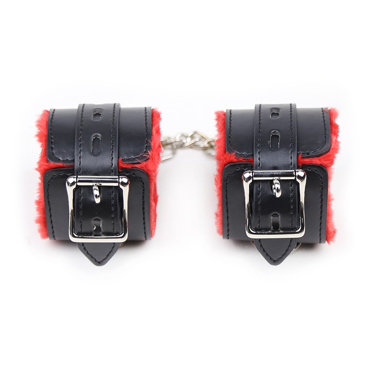 אזיקים דמוי עור/פרווה אדומה - צעצועי מין לזוגות