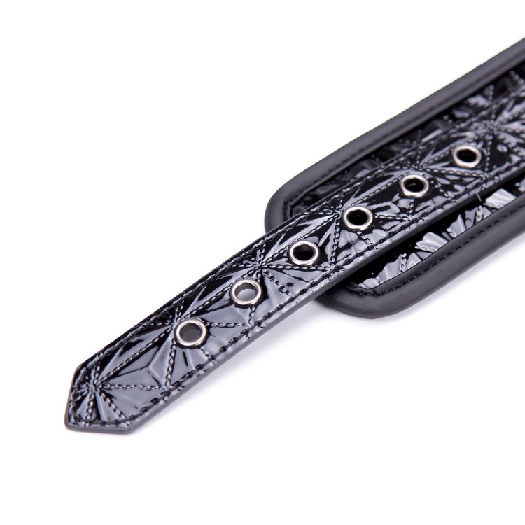 אזיקי ידיים משובץ שחור מבריק