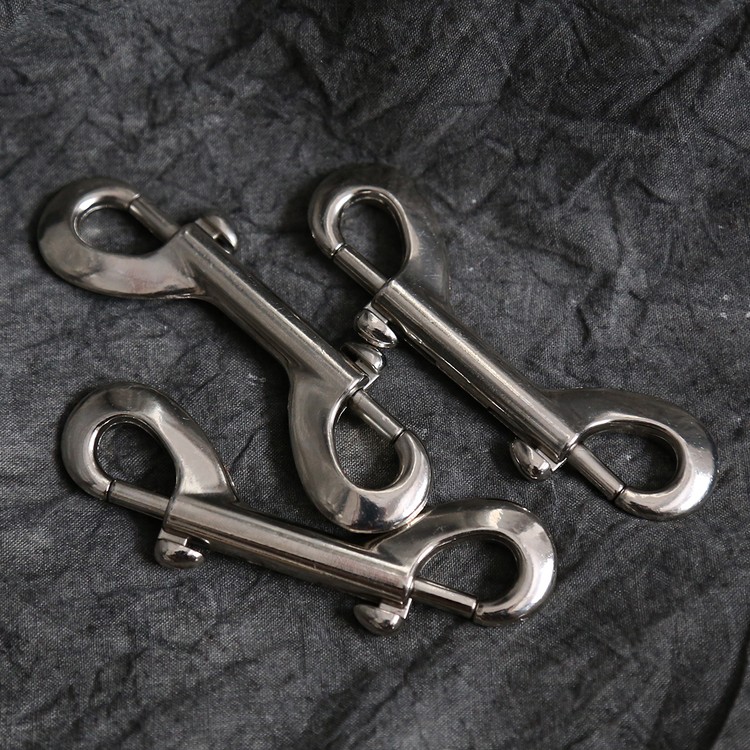 קראבינר כפול