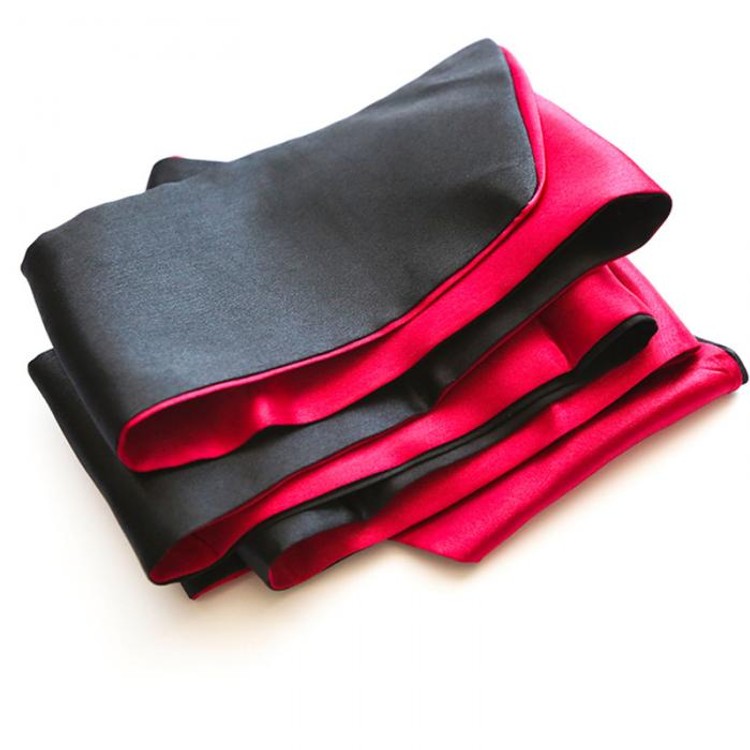 כיסוי עיניים מסטן דו צדדי שחור/אדום ארגמני