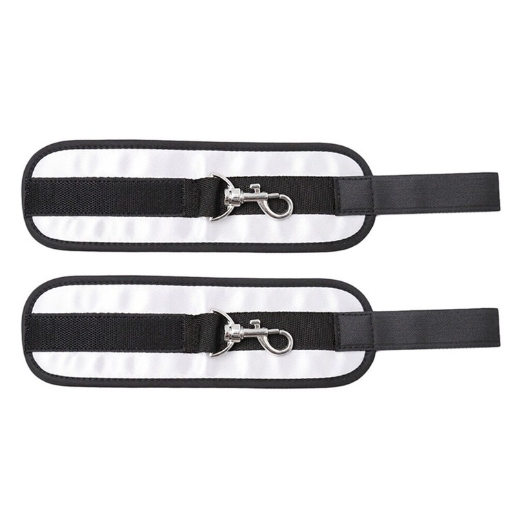 ערכת אזיקים לדלת