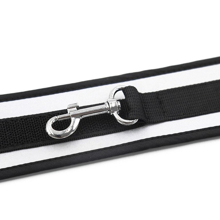 ערכת אזיקים לדלת