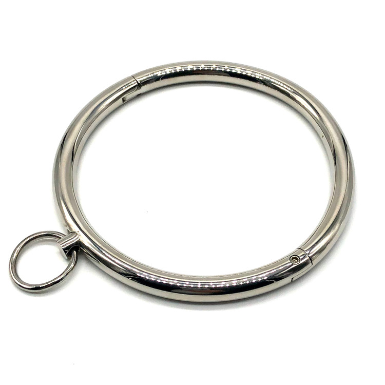 קולר מתכת מעוגל עם טבעת הולכה