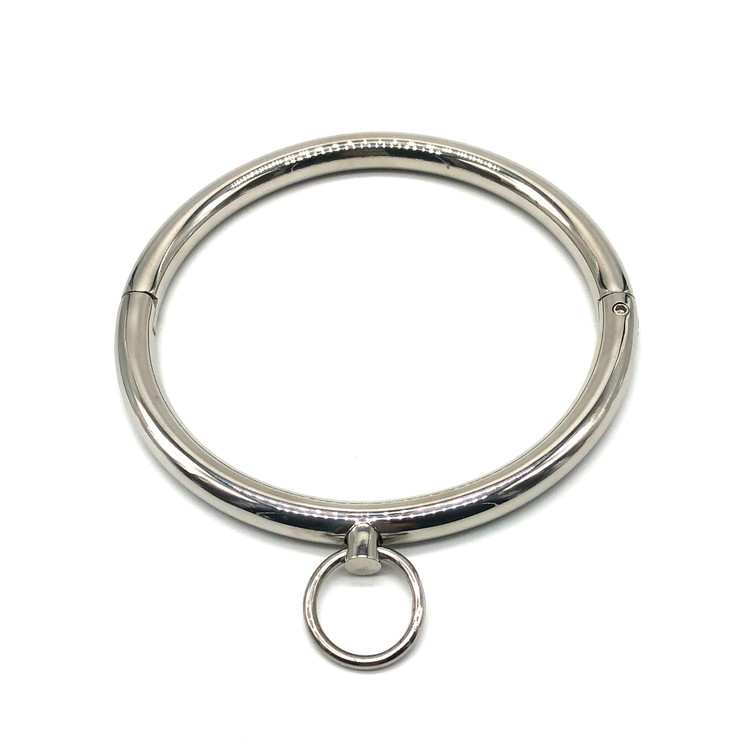 קולר מתכת מעוגל עם טבעת הולכה