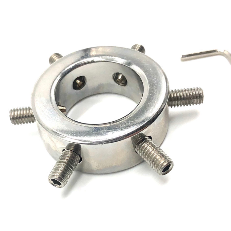 טבעת עינויים עם ספייקים מתברגים