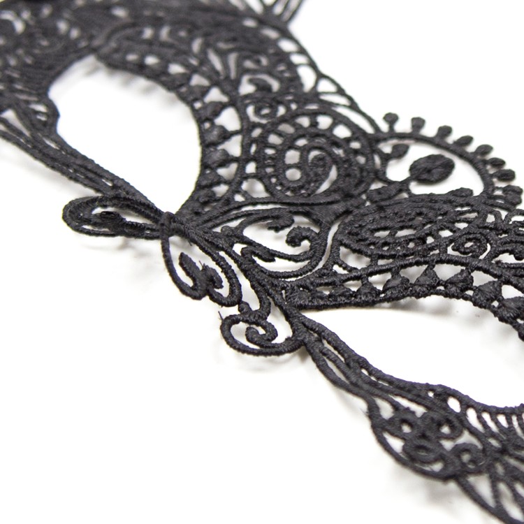 מסכת תחרה חתולית שחורה