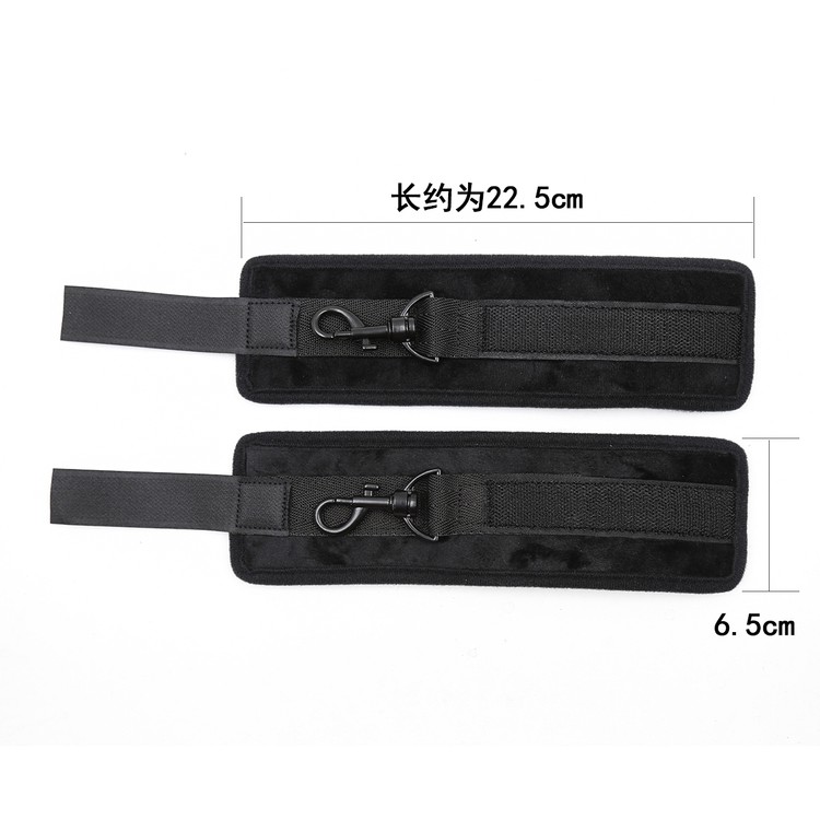 סט אזיקי נאופרן וכיסוי עיניים מרופדים