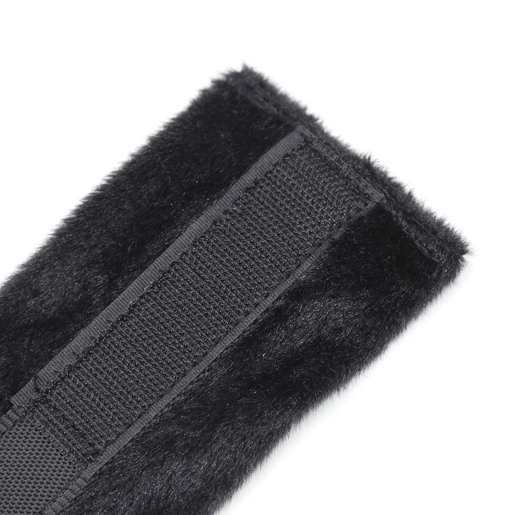 אזיקי רגליים מקטיפה פרותית