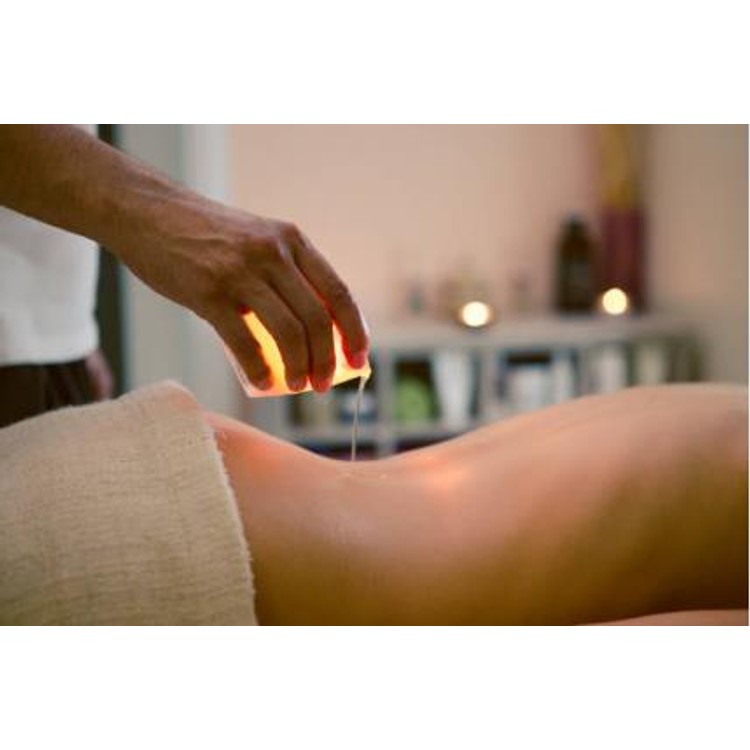 נר עיסוי בניחוח גינת ורדים בכפר