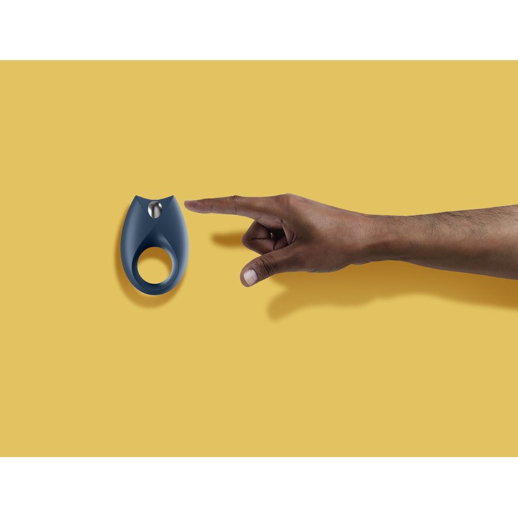 טבעת רוטטת לגבר עם אפליקציה Royal One  סטיספייר