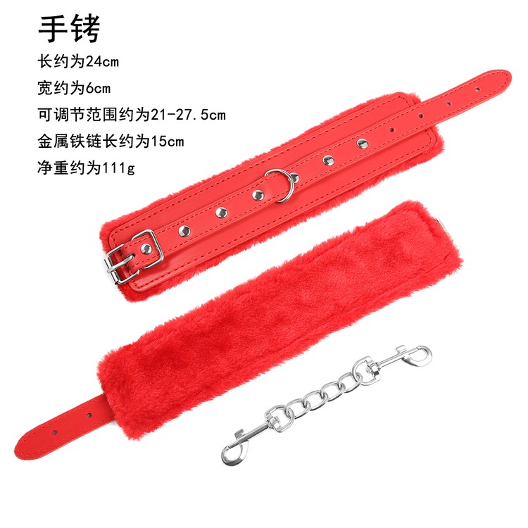 אזיקי ידיים אדומים עם פרווה ואבזמים