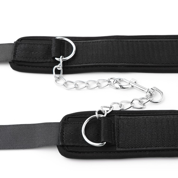 אזיקי ידיים מנאופרן  סגירת סקוטש