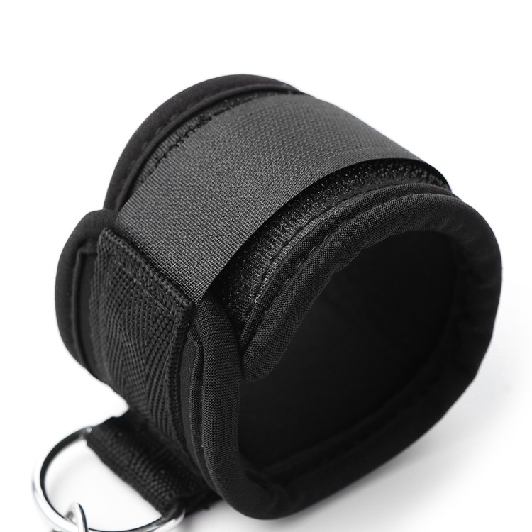 אזיקי ידיים מנאופרן  סגירת סקוטש