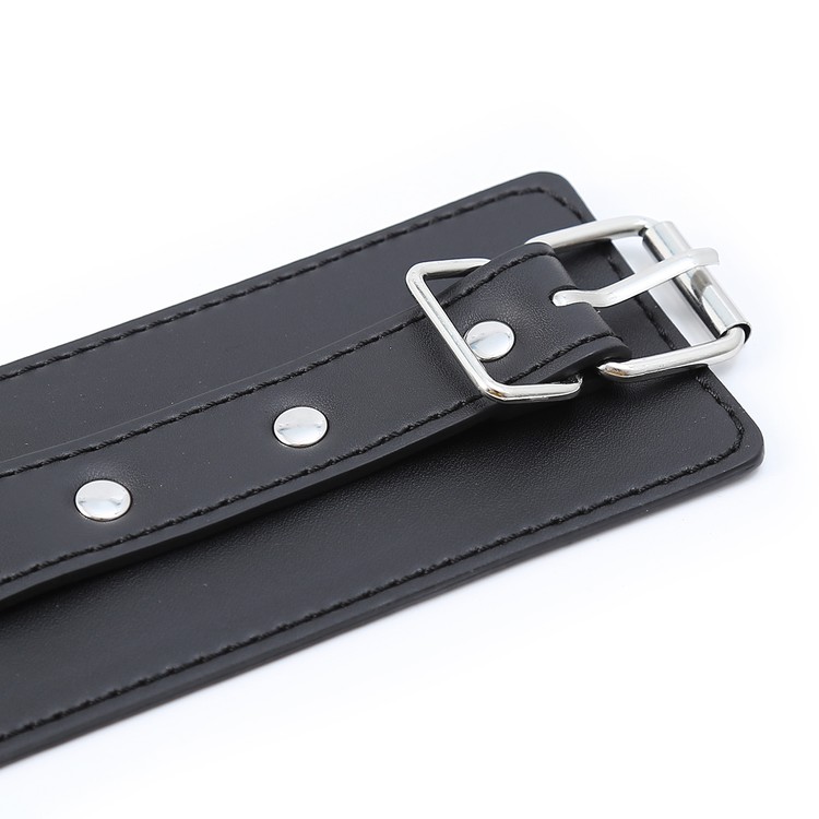 אזיקי ידיים לריסון האמות