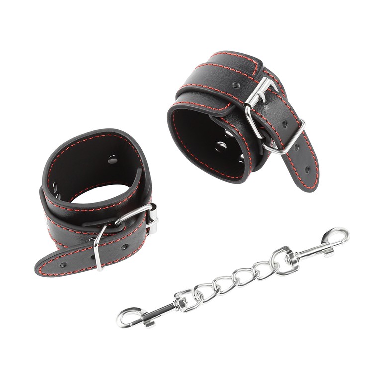 אזיקי ידיים שחורים עם תיפורים אדומים