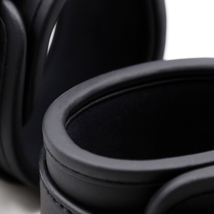 אזיקי רגליים מהודרים מנאופרן