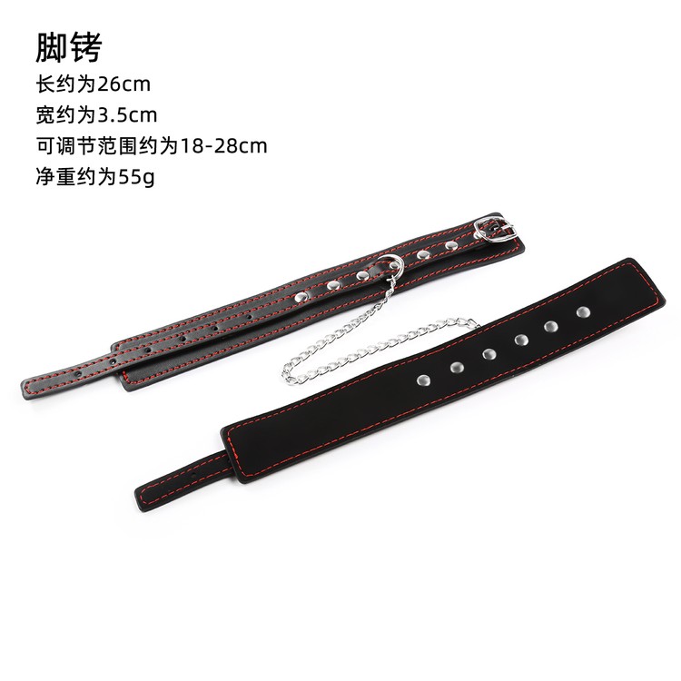 אזיקי רגלים קלאסיים עם  תיפורים אדומים