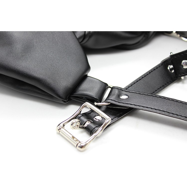 כותנת ריסון עם חזה חשוף