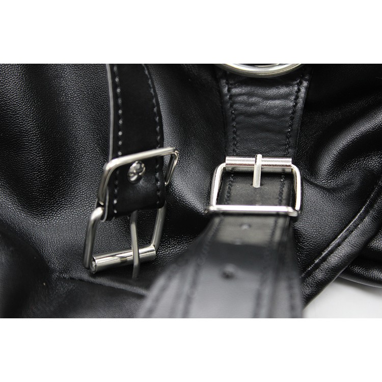 כותנת ריסון עם חזה חשוף