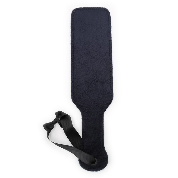 מחבט אדום עם קטיפה שחורה