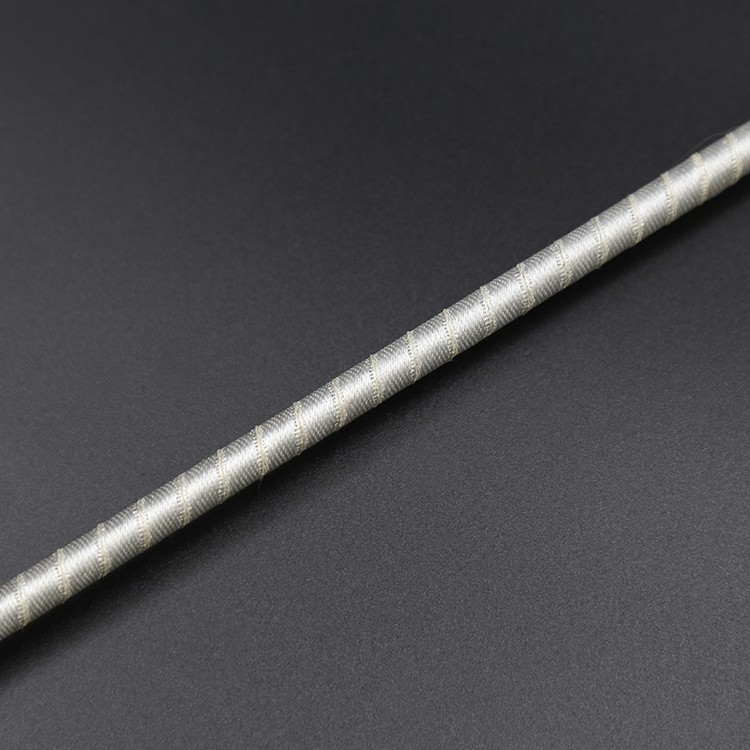 נוצה פלאפי עם קרופ וסרט תואם