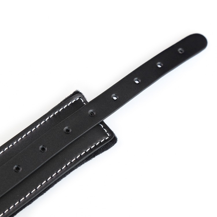 קולר שחור מרוקע ביהלומים  ורצועת מתכת