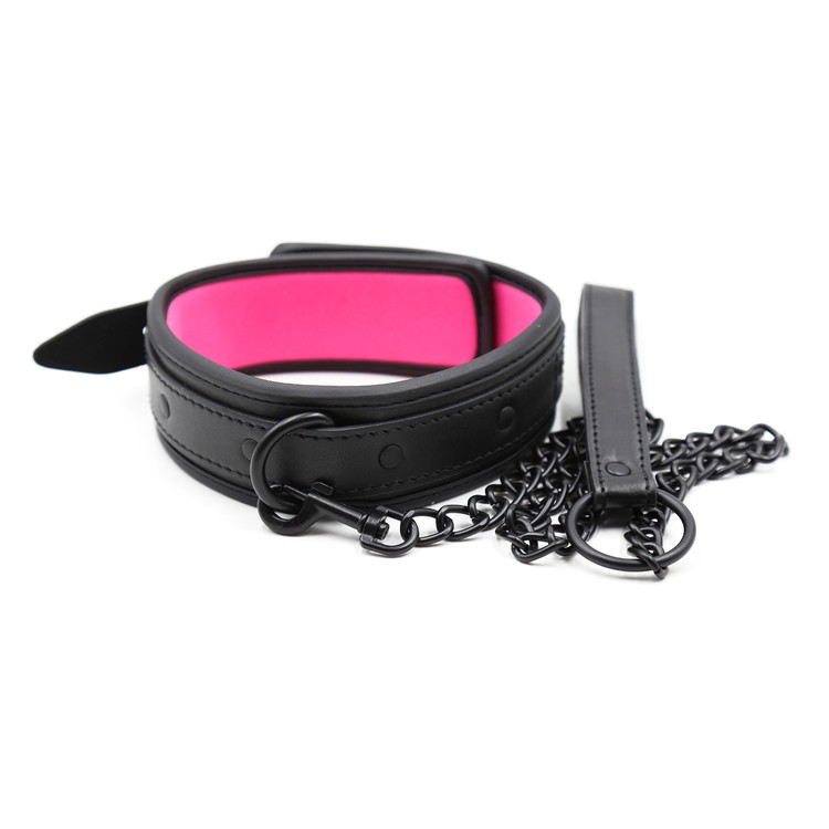 קולר נאופרם עם פנימית ורודה  אבזם ורצועת מתכת שחורה